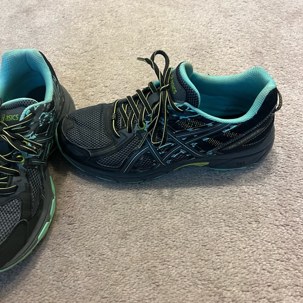ASICS Size 9
